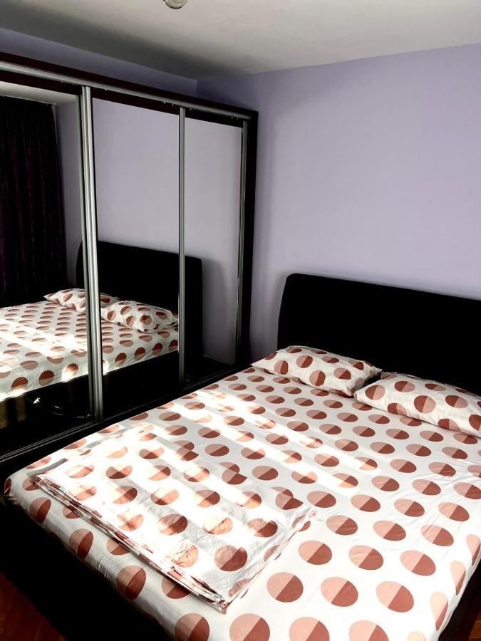 Royal Apartment Buzău Esterno foto